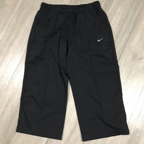 Nike Black Pull On Athletic Capris size S - Picture 1 of 6